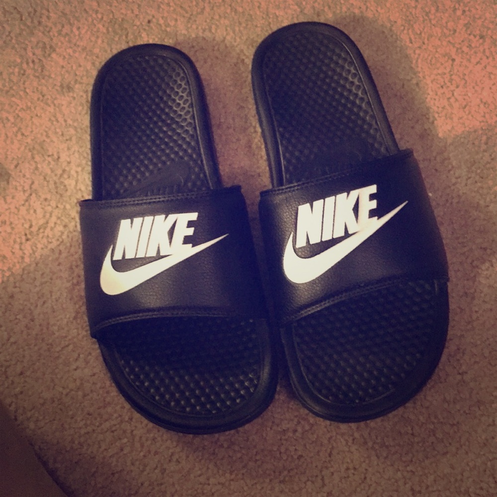 Nike flip flops